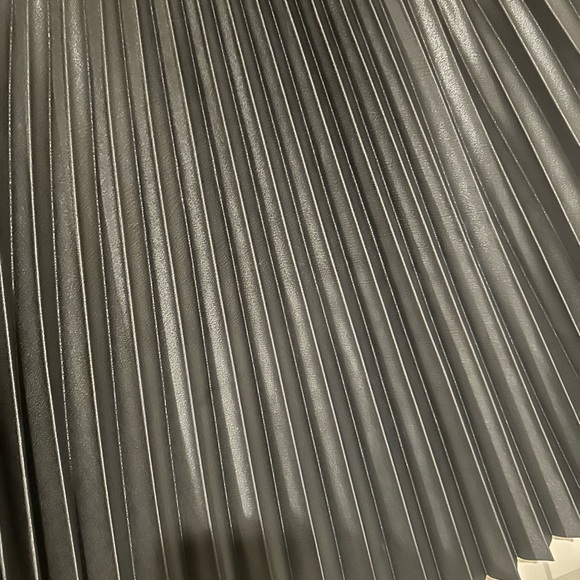 Zara metallic green Pleated Skirt - Picture 12 of 13